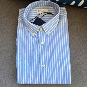 Men’s Gap Button Down